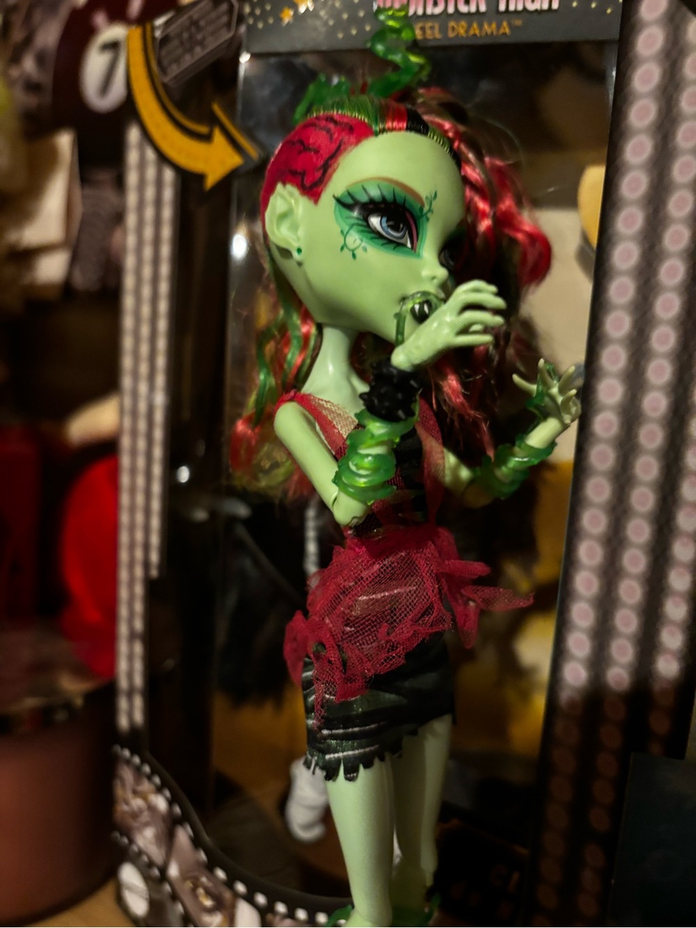 Monster High ZombieShake Venus - Picture 2 of 3